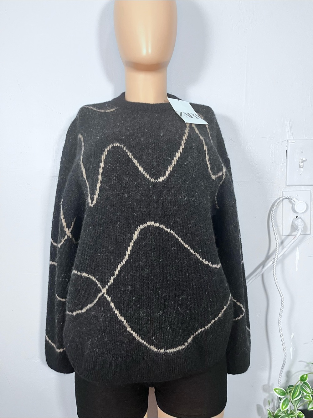 Zara Black Crewneck Sweater with Cream Wave Detail